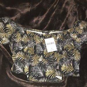 Forever 21. Off the shoulder top. Size: Large